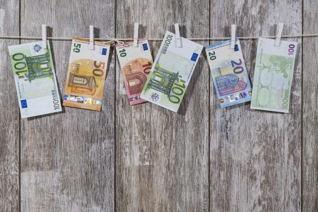 Die Nachfrage nach günstigen Kredite ist auf hohem Niveau und steigt van Jahr zu Jahr an.