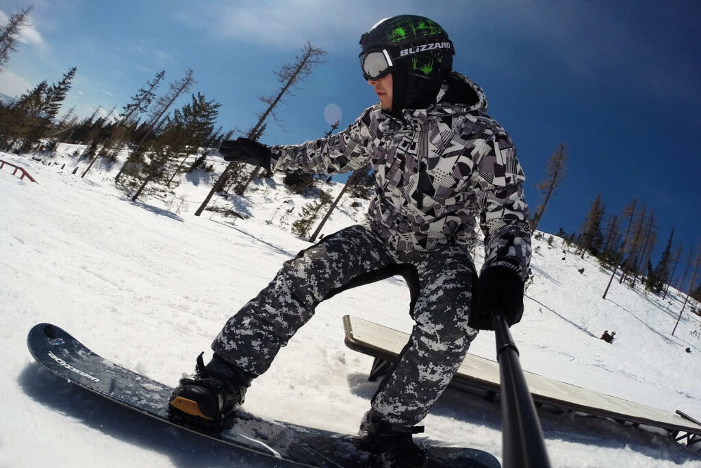 Thermoanzüge für Wintersport und Bergsport online über thermoanzug.de kaufen und verkaufen.